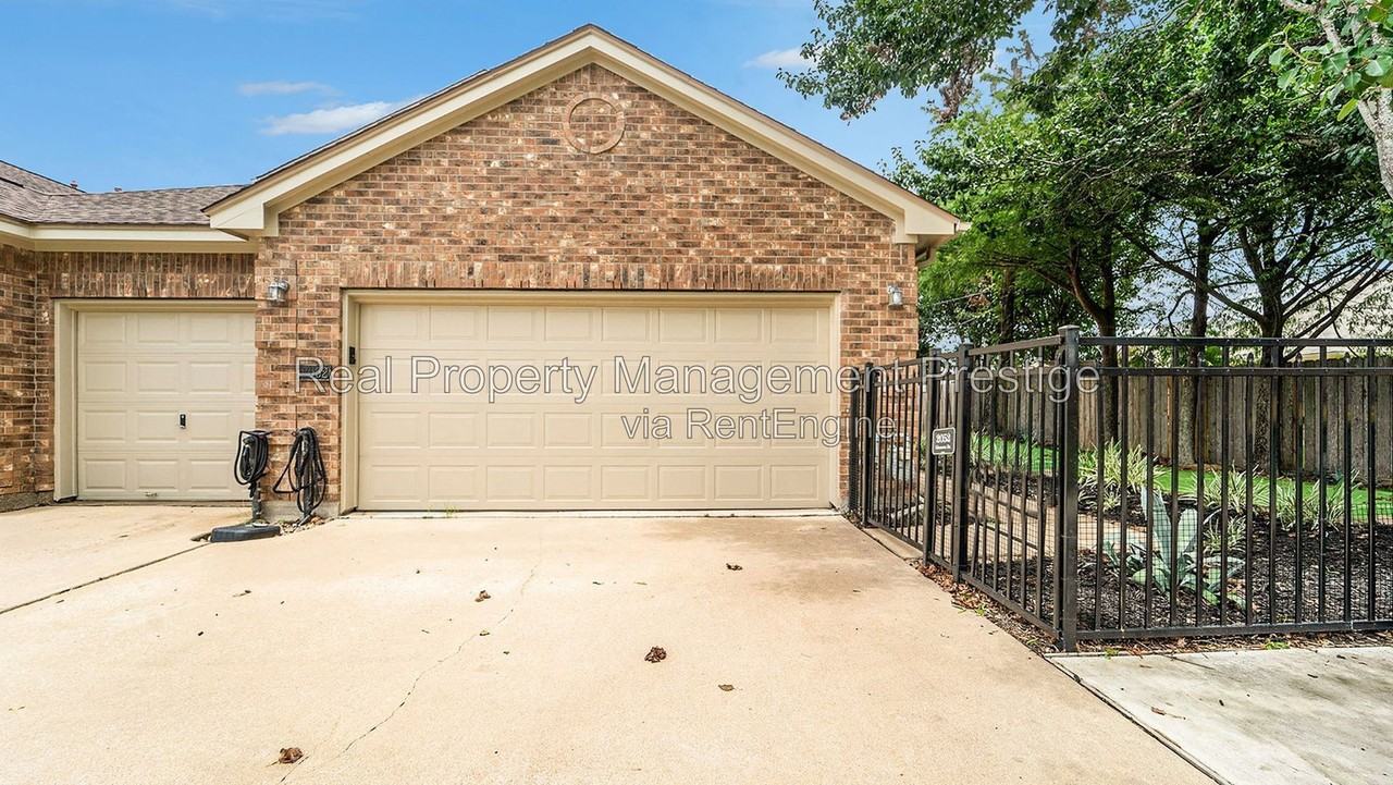 2052 Glencove Dr - Photo 2 of 30
