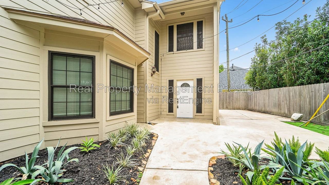 2052 Glencove Dr - Photo 3 of 30