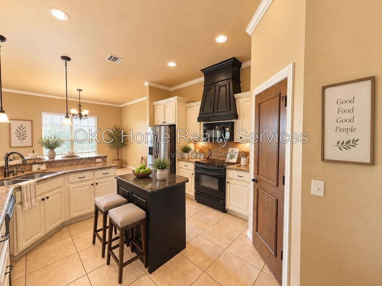 5904 Nw 160th St - Photo 6 of 34