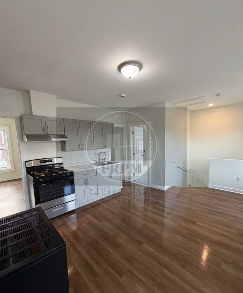 297 N Front St #297-3 - Photo 4 of 14
