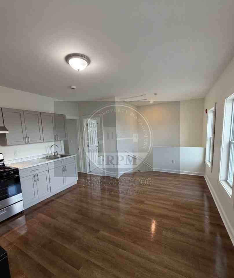 297 N Front St #297-3 - Photo 5 of 14