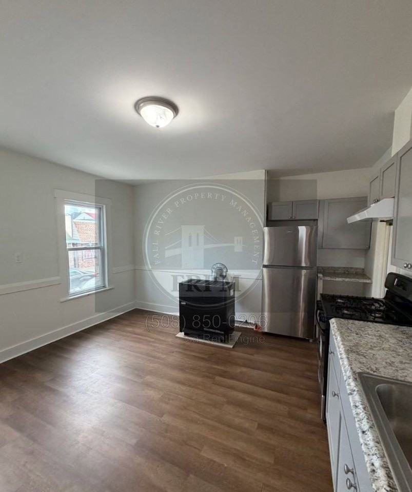 297 N Front St #297-1 - Photo 6 of 7
