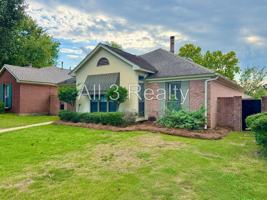 featured image of 1620 Queen Elizabeth Ct