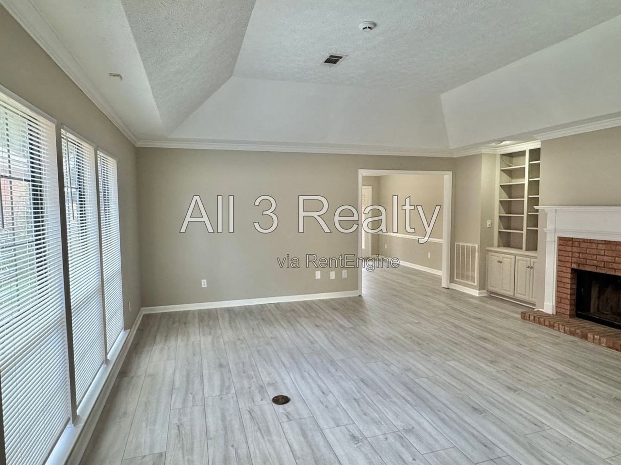 1620 Queen Elizabeth Ct - Photo 6 of 40