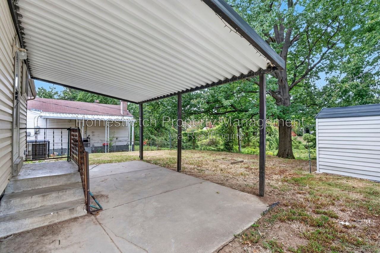 209 Ben Nevis Rd - Photo 3 of 32