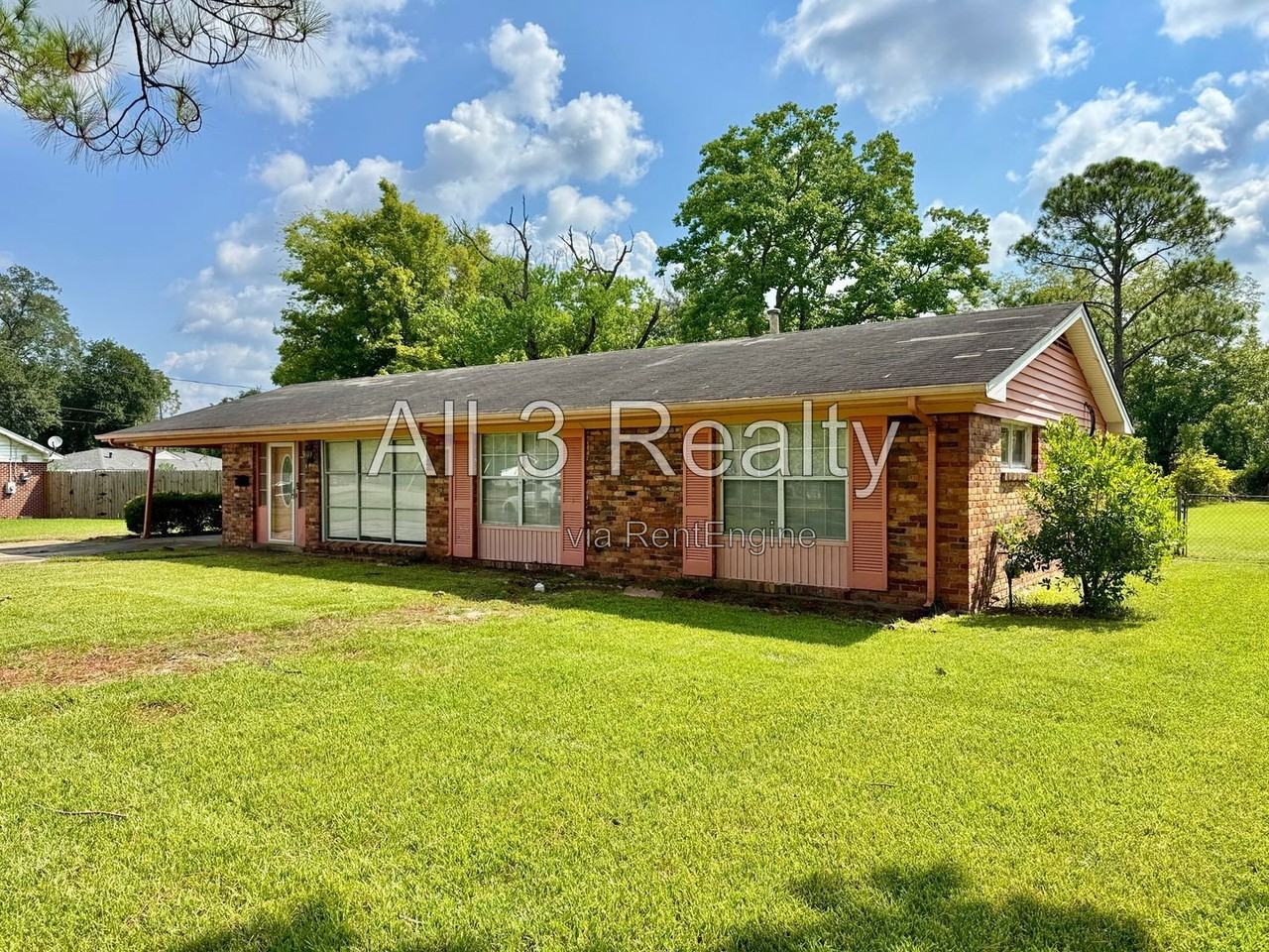 1311 Marlowe Dr - Photo 2 of 31