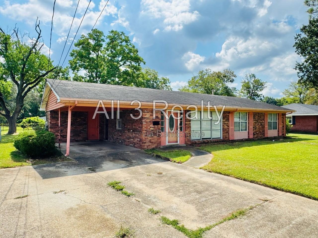 1311 Marlowe Dr - Photo 3 of 31
