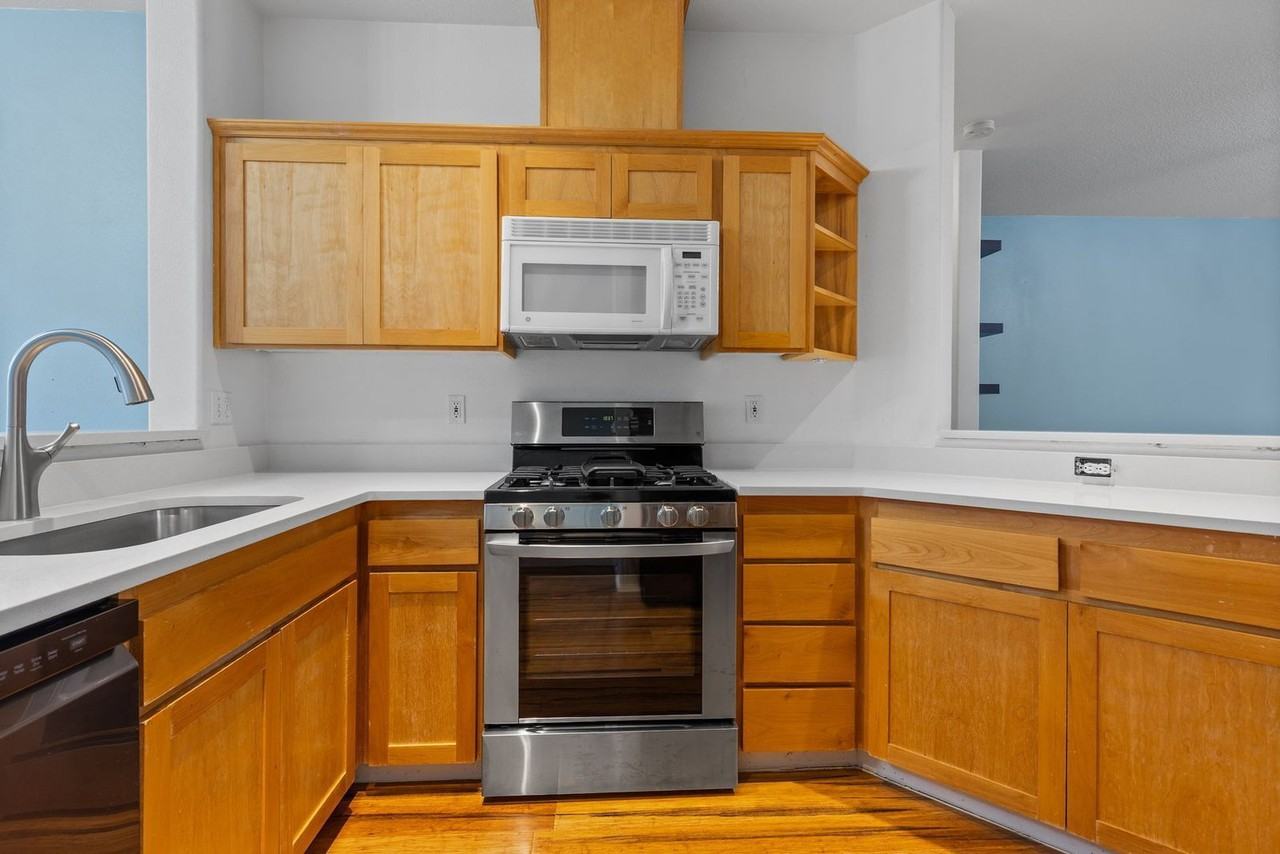 2636 Nw Kennedy Ct - Photo 5 of 22