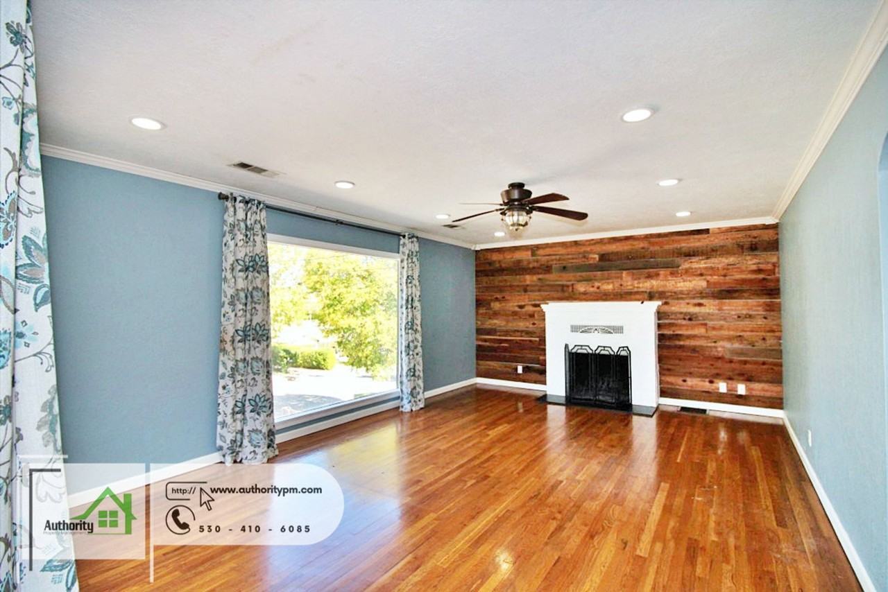 2565 North St - Photo 3 of 40