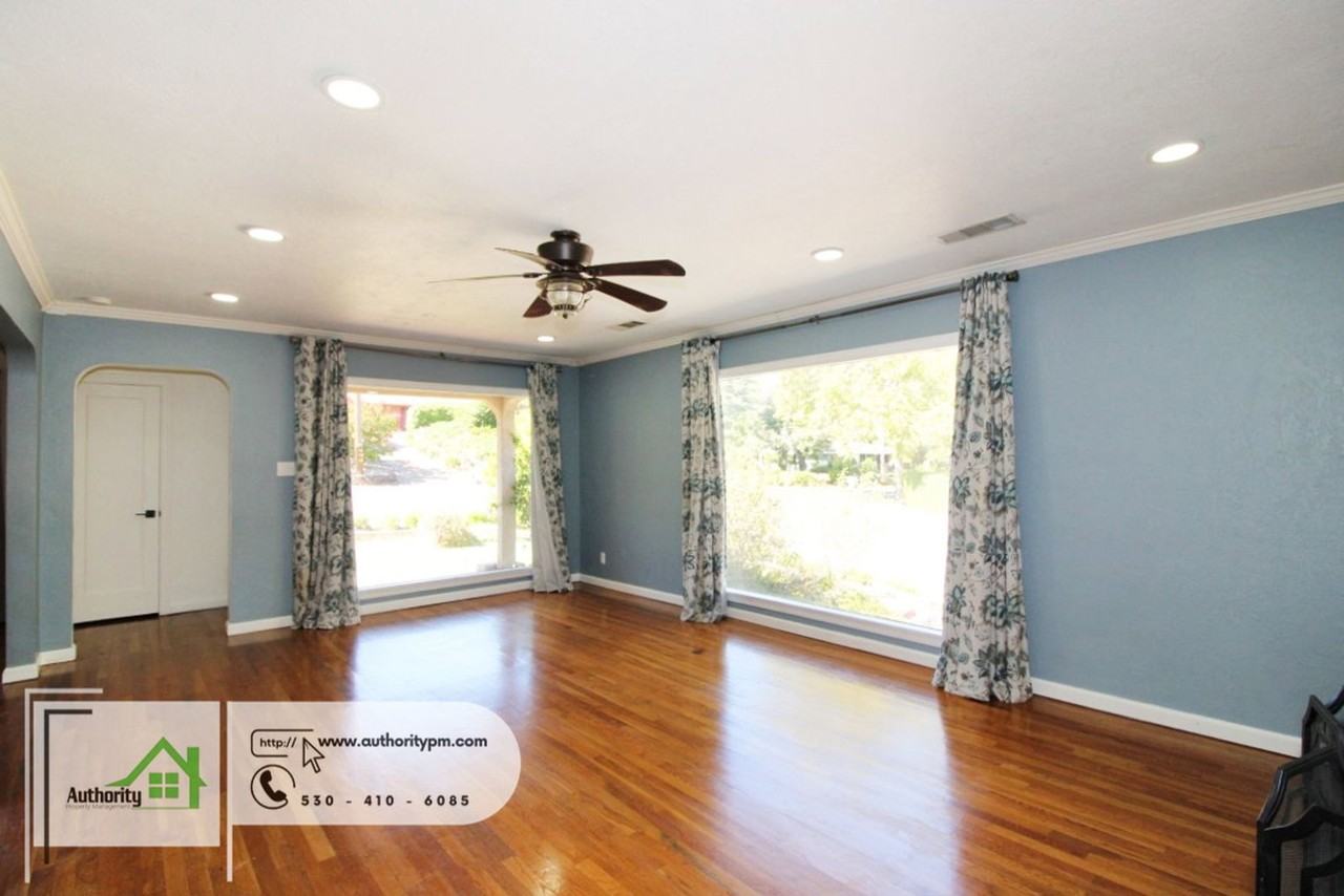 2565 North St - Photo 4 of 40