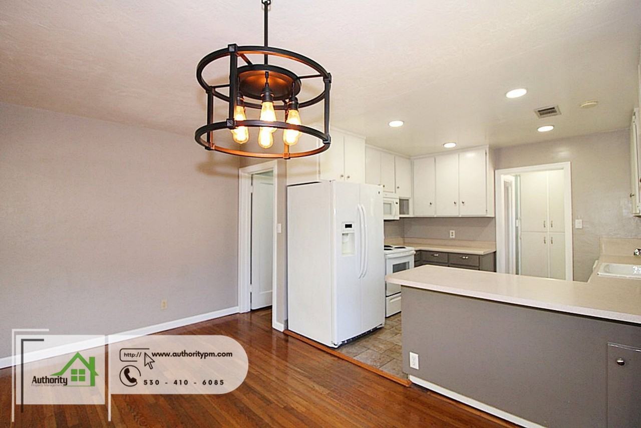 2565 North St - Photo 7 of 40