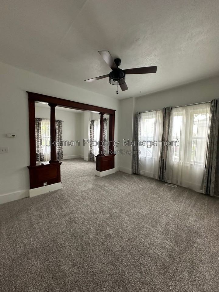 111 Reverend Wright Ct - Photo 3 of 15