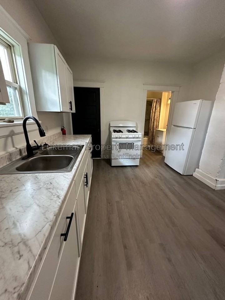 111 Reverend Wright Ct - Photo 5 of 15