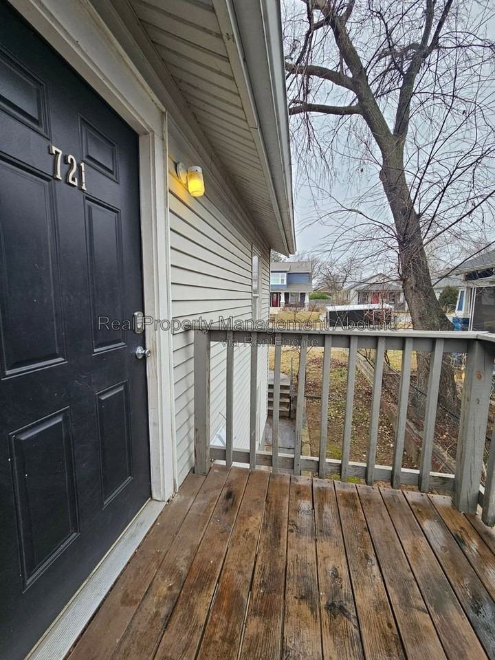 721 S Olympia Ave - Photo 2 of 40
