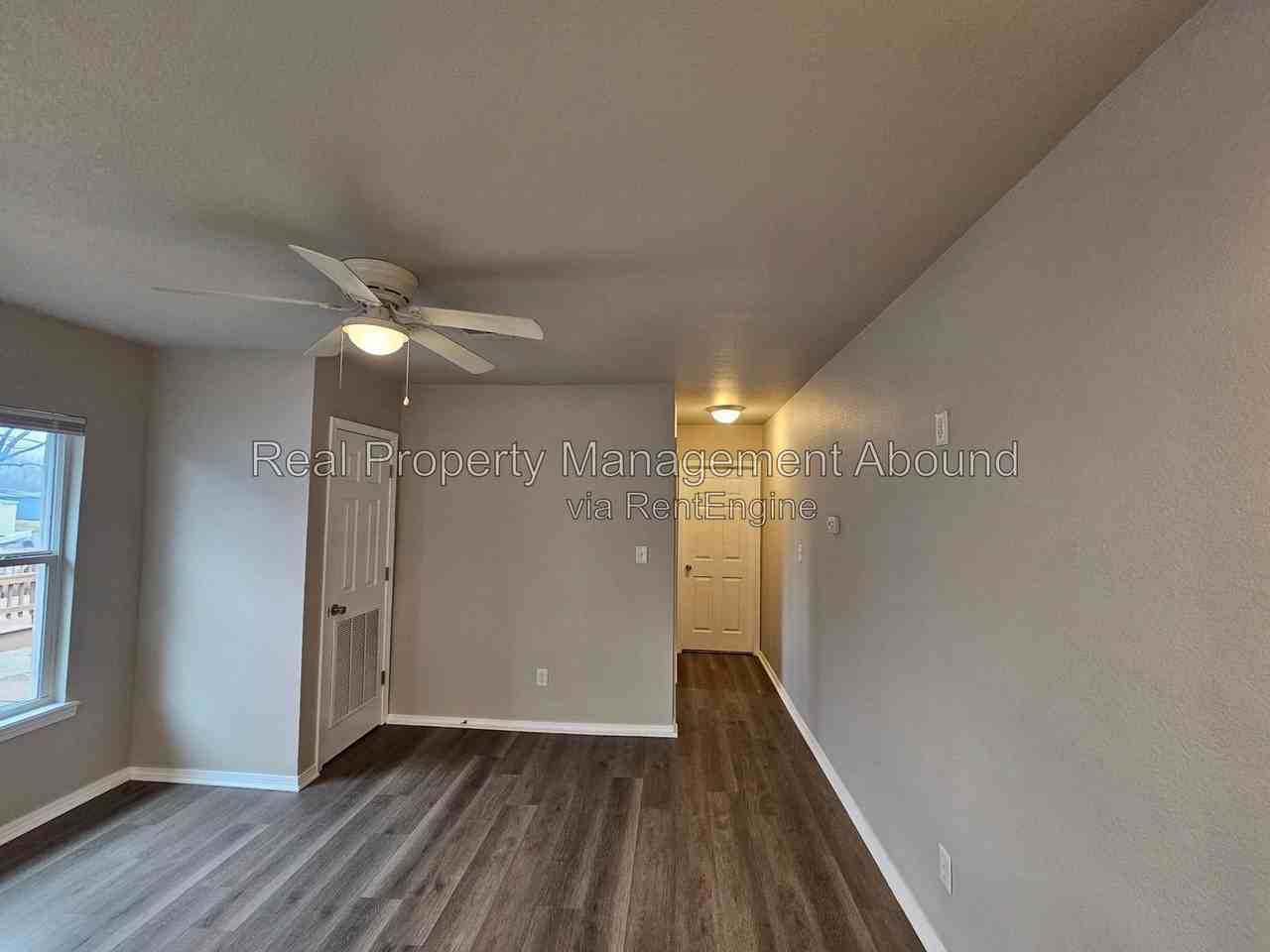 721 S Olympia Ave - Photo 7 of 40