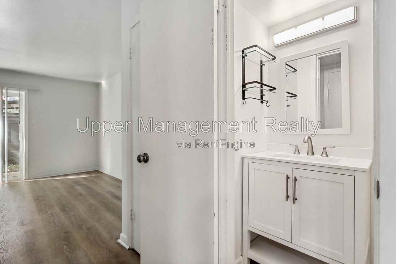 1632 4th St #1 - Photo 6 of 8