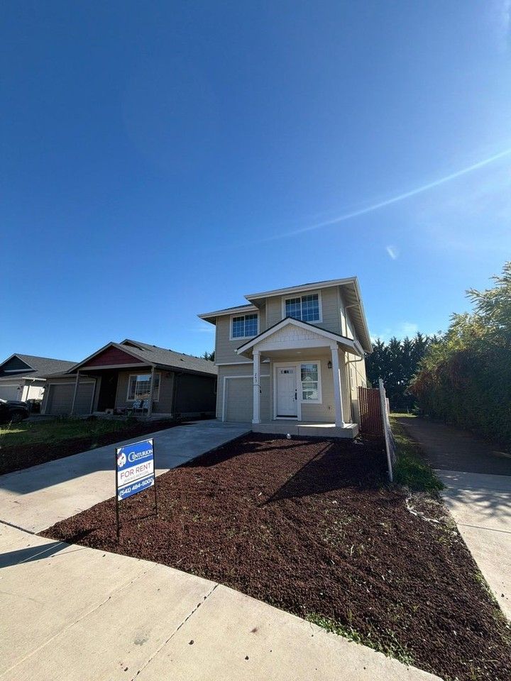 243 Lacasa St - Photo 2 of 32