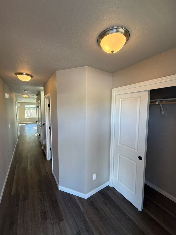 243 Lacasa St - Photo 3 of 32