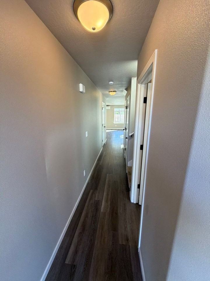 243 Lacasa St - Photo 5 of 32