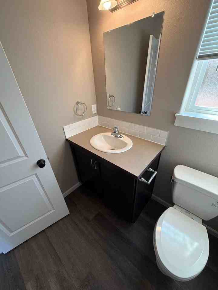 243 Lacasa St - Photo 7 of 32