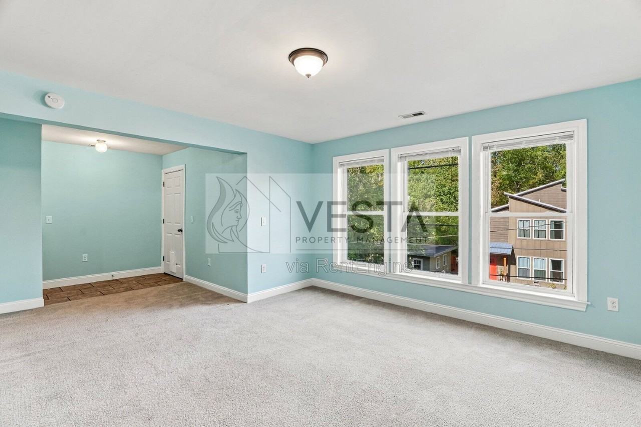 62 Branning St #B - Photo 2 of 23