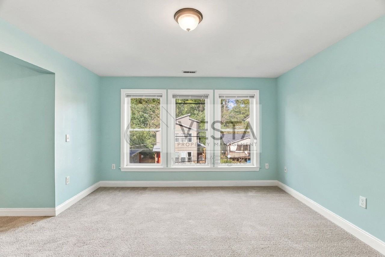 62 Branning St #B - Photo 3 of 23