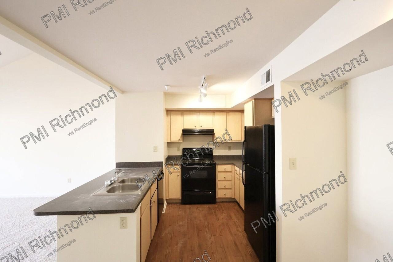 704 Bristol Village Dr #307 - Photo 3 of 15