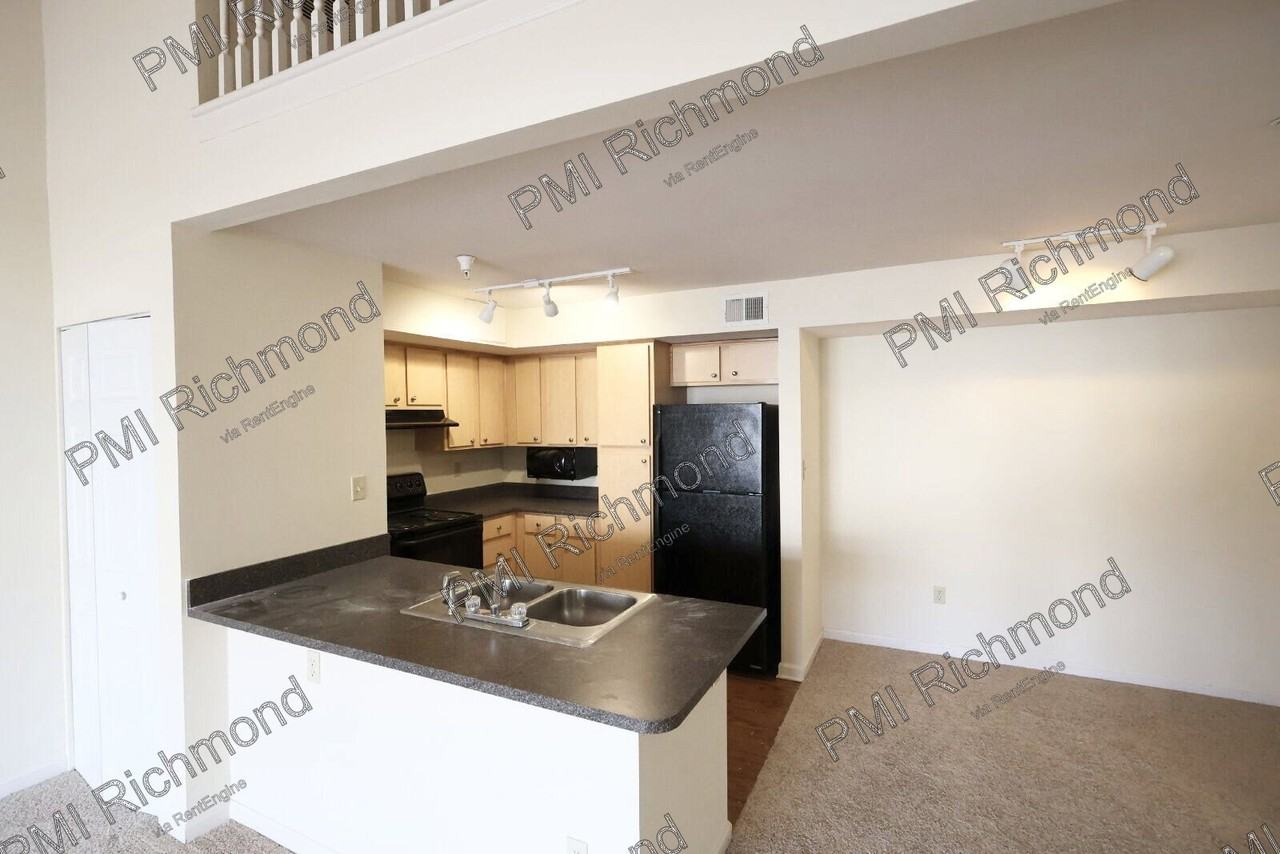 704 Bristol Village Dr #307 - Photo 4 of 15