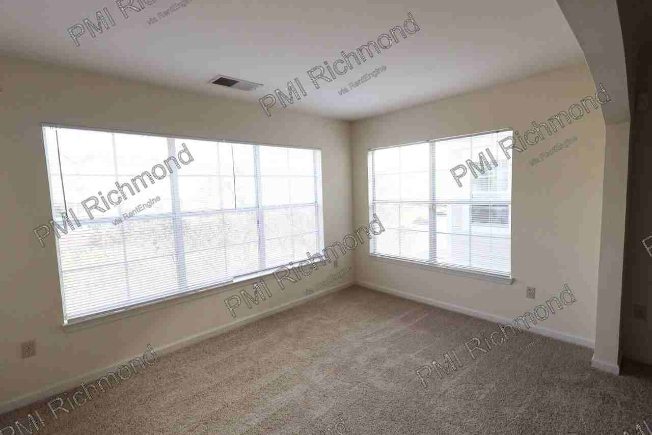 704 Bristol Village Dr #307 - Photo 7 of 15