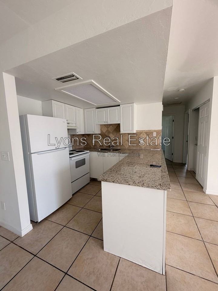 11470 Char Ann Dr - Photo 3 of 10