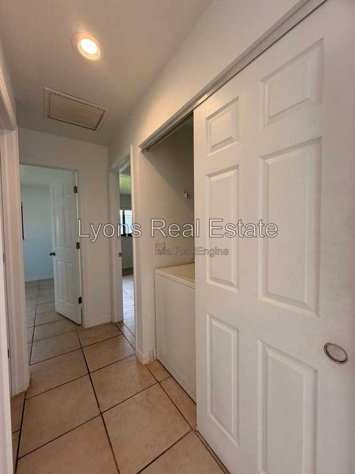 11470 Char Ann Dr - Photo 4 of 10