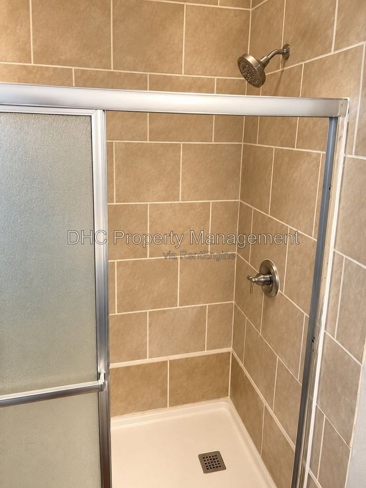 5000 Armour Rd #1B - Photo 6 of 9