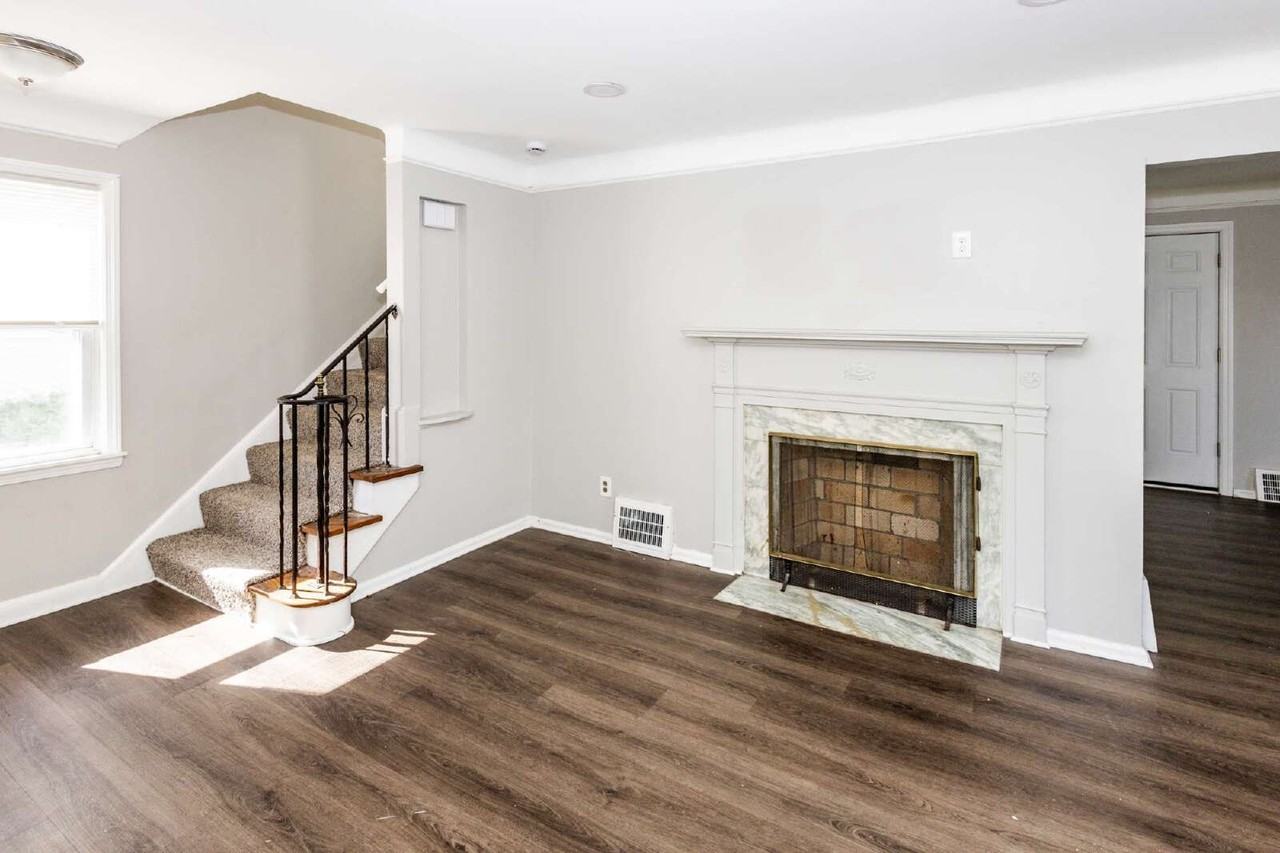 4004 E 155th St - Photo 5 of 16