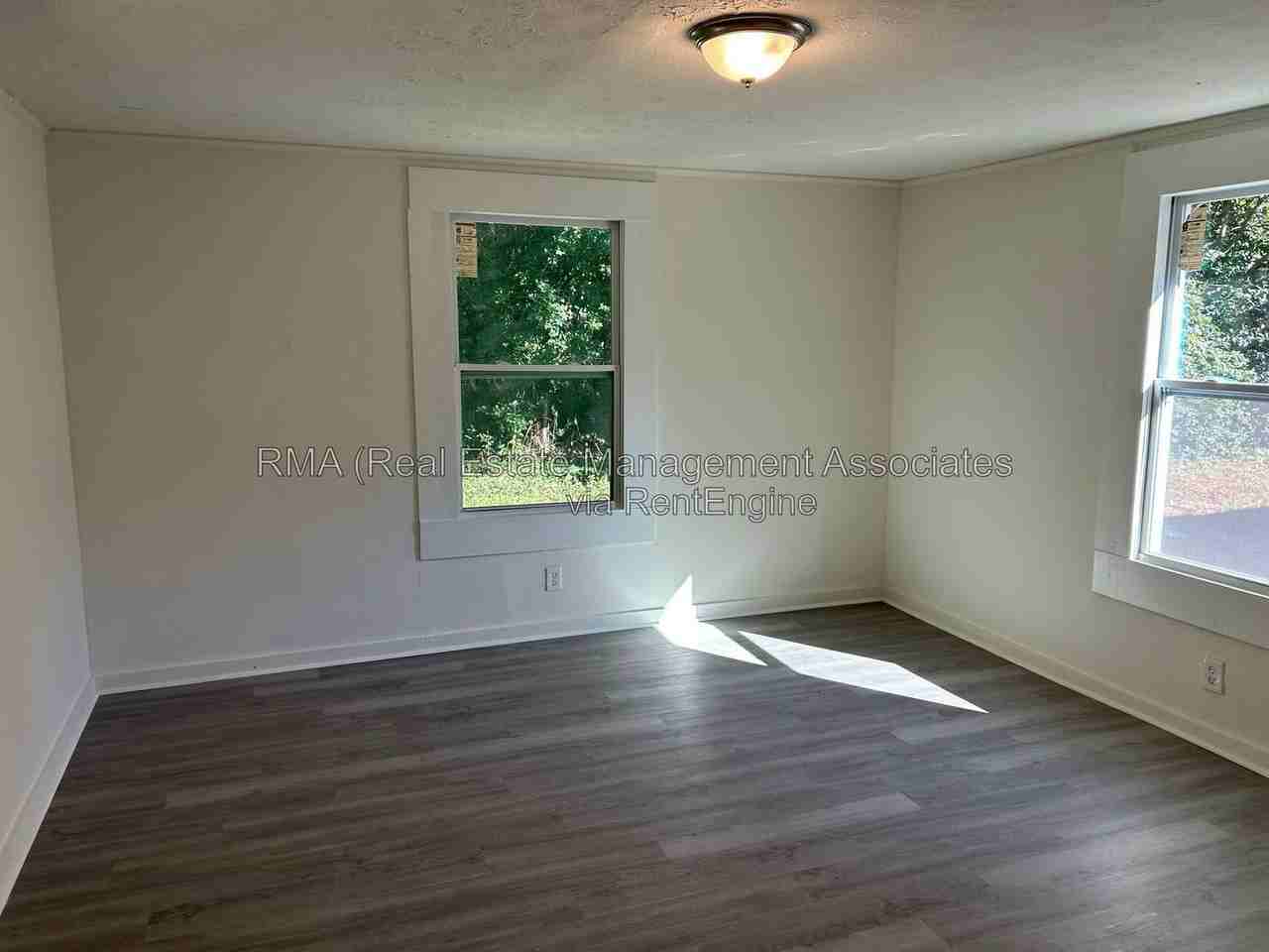 835 Beck St - Photo 6 of 6
