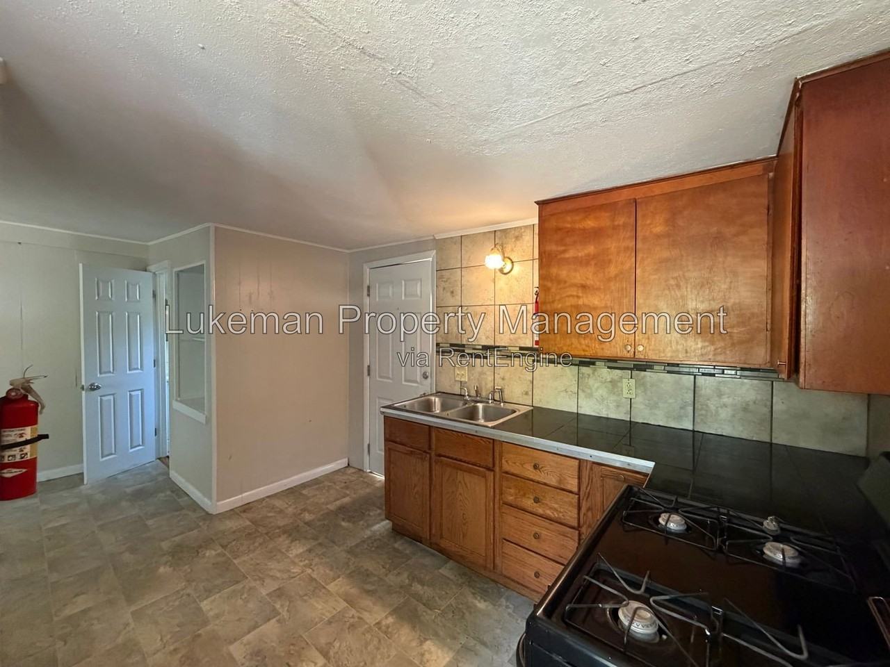 701 W Vine St #4 - Photo 2 of 5