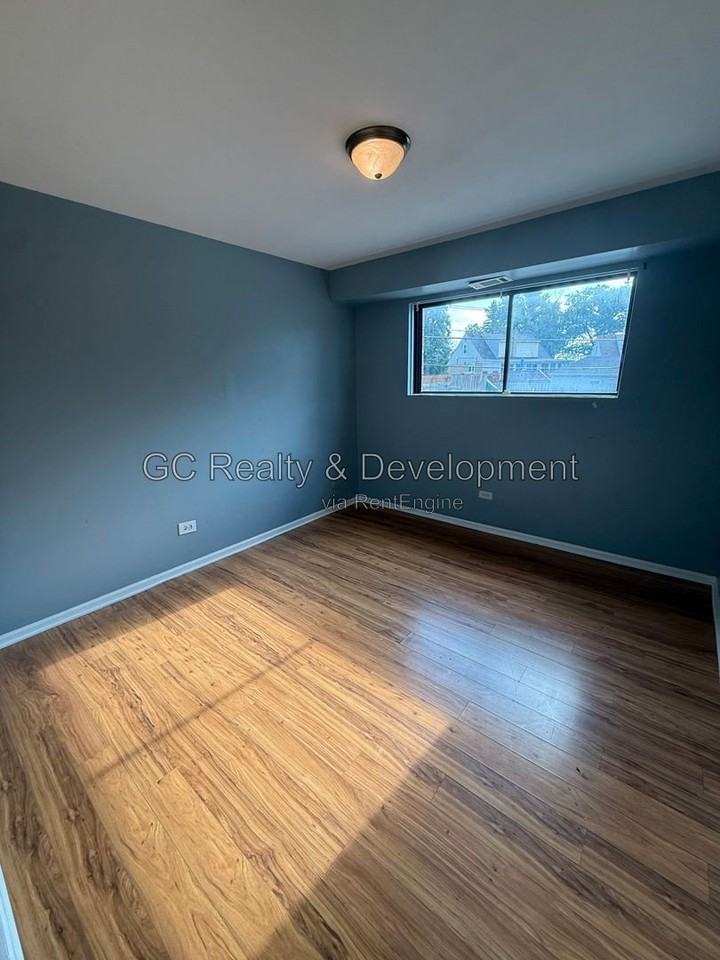 7533 Southwest Hwy #1W - Photo 6 of 10