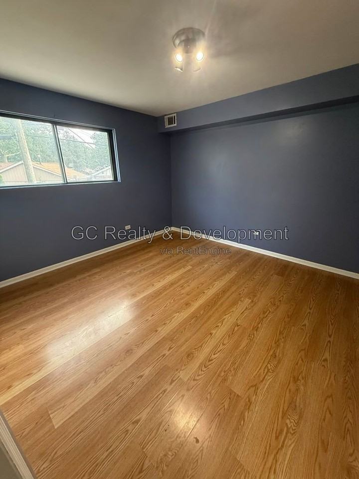 7533 Southwest Hwy #1W - Photo 7 of 10