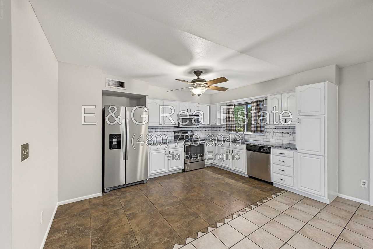 10014 N 87th Ln - Photo 7 of 29