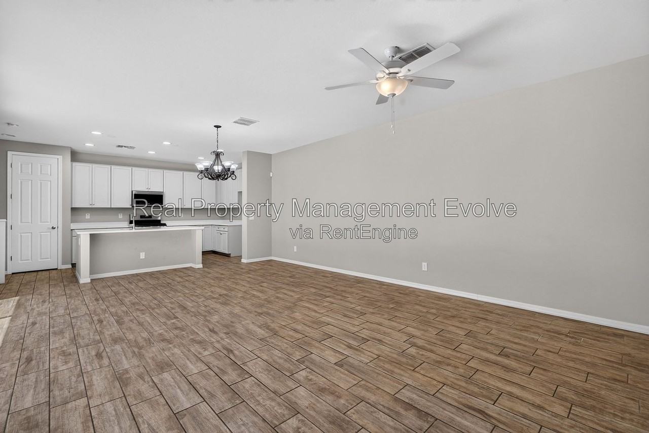 2498 S Betty St - Photo 3 of 41