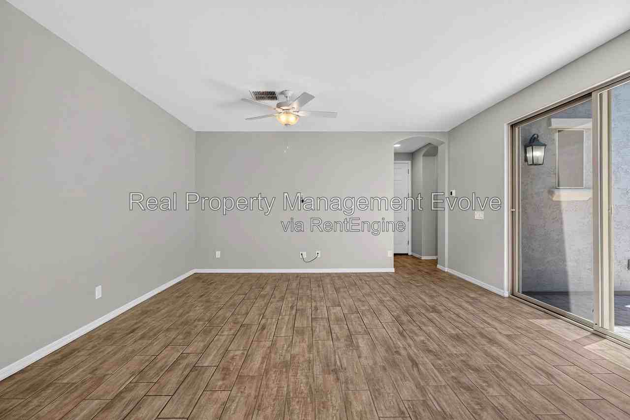2498 S Betty St - Photo 4 of 41