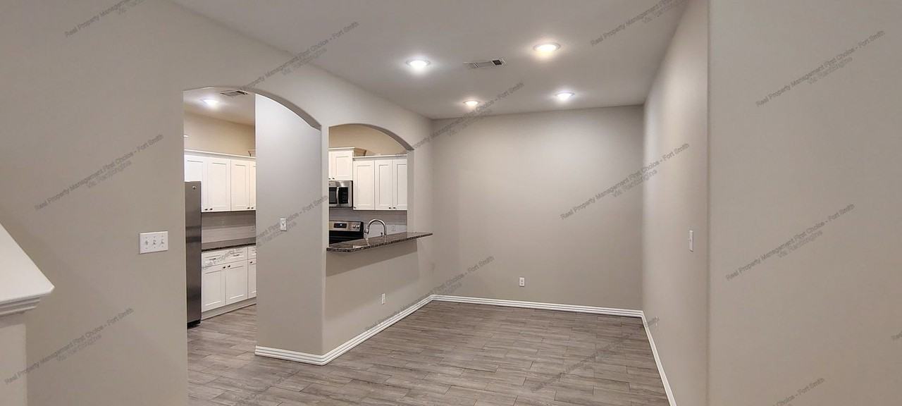 9800 Mylea Cir - Photo 3 of 19