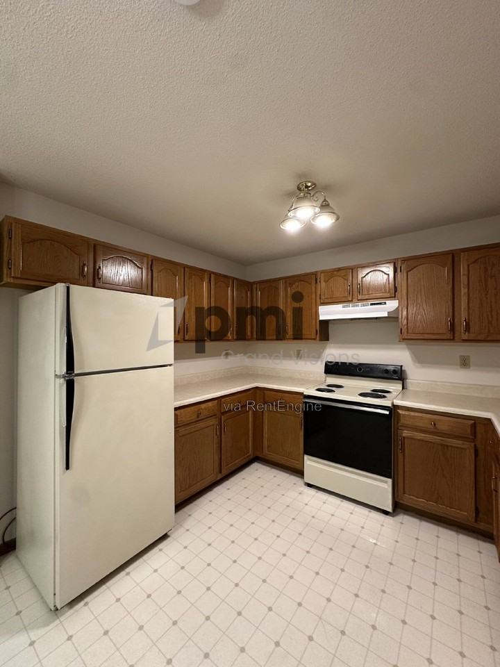 1950 Douglas St #3 - Photo 7 of 35