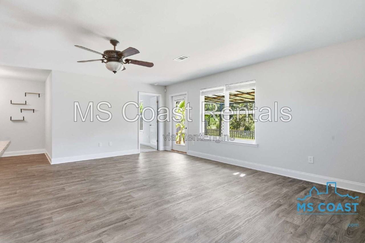 18139 Tiffany Renee Dr - Photo 4 of 24