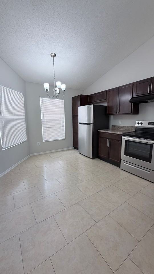 74 Lakepointe Cir - Photo 7 of 29