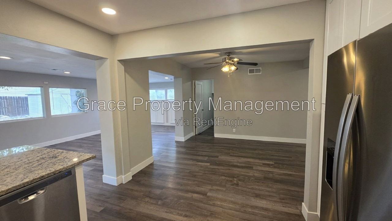 1187 Quentin St - Photo 4 of 25