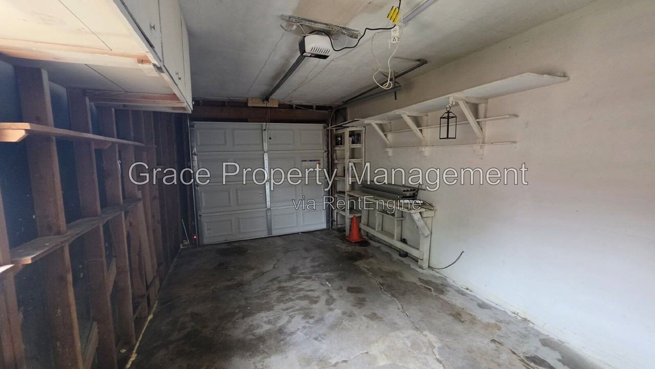 1187 Quentin St - Photo 5 of 25