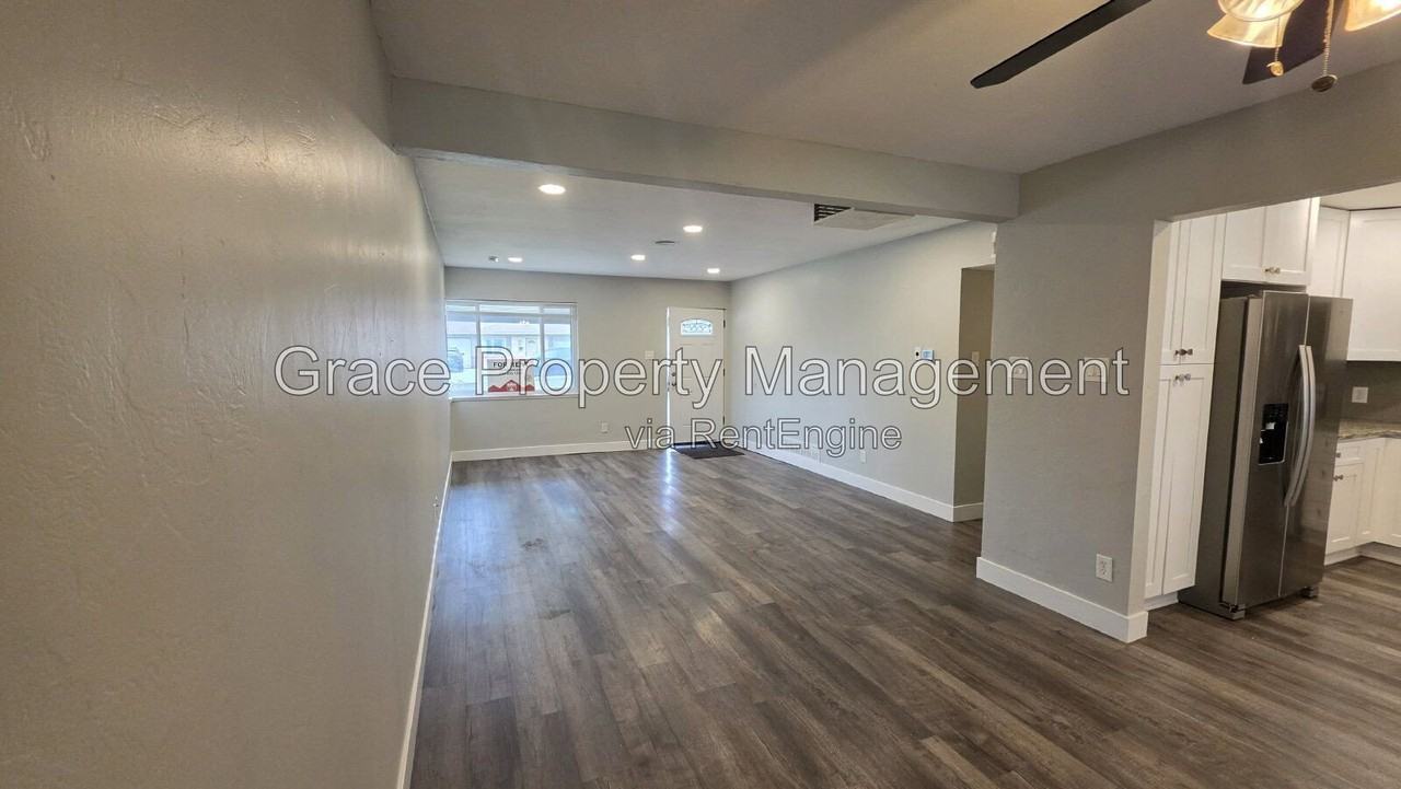 1187 Quentin St - Photo 7 of 25