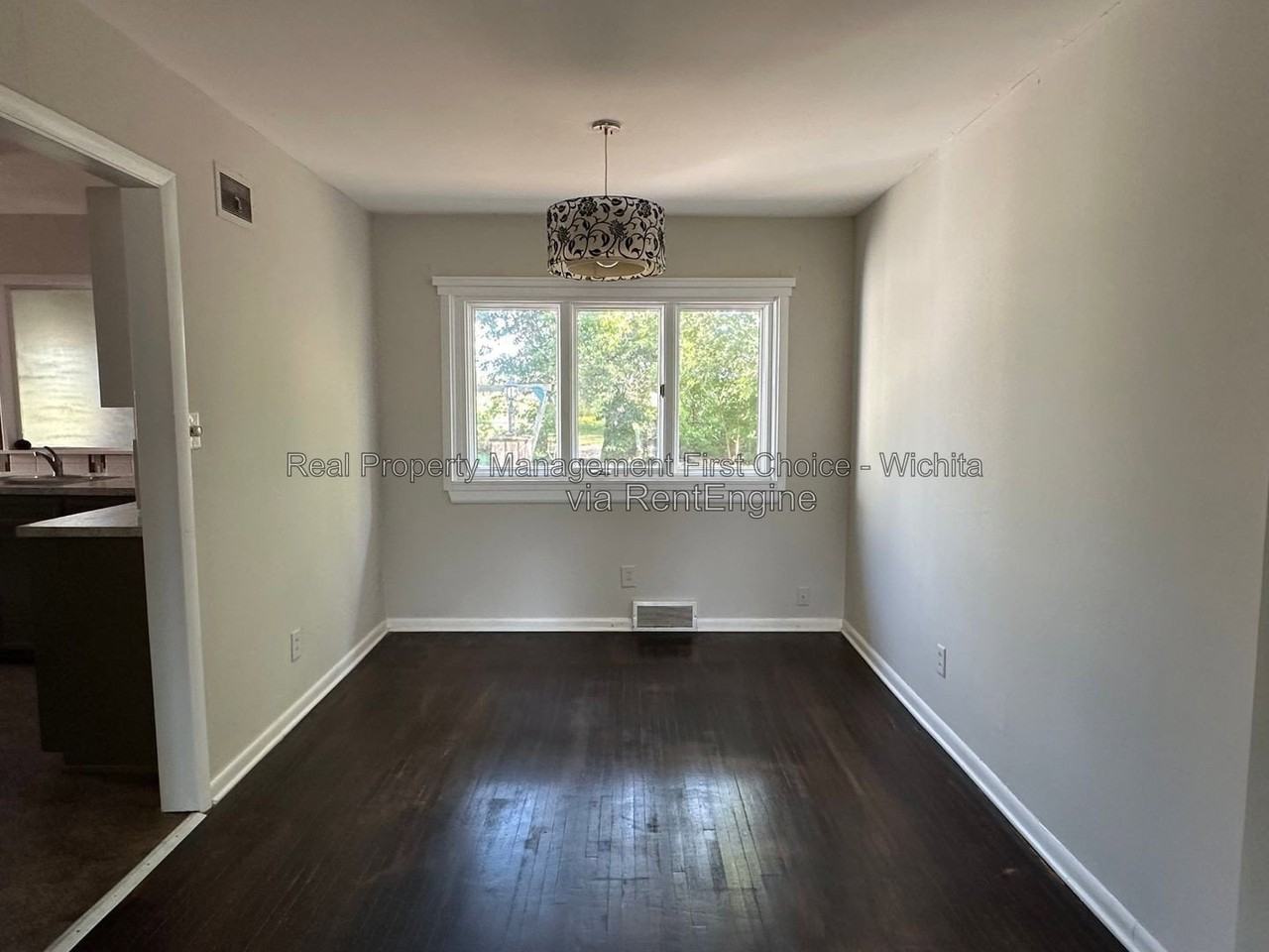500 Alexander Dr - Photo 4 of 21