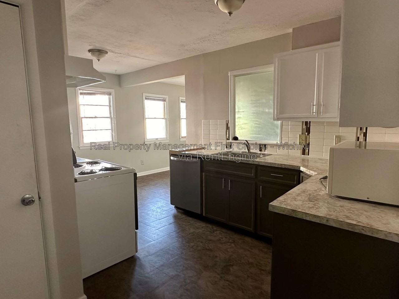 500 Alexander Dr - Photo 5 of 21