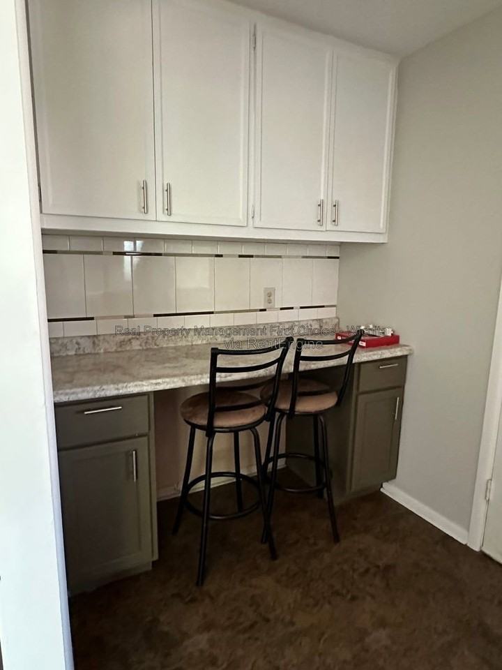 500 Alexander Dr - Photo 6 of 21